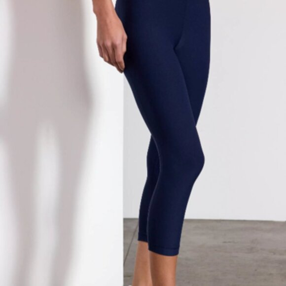 MPG Explore Capri High-Waisted Leggings - Navy Blue - from Stitch FIx - Picture 2 of 5